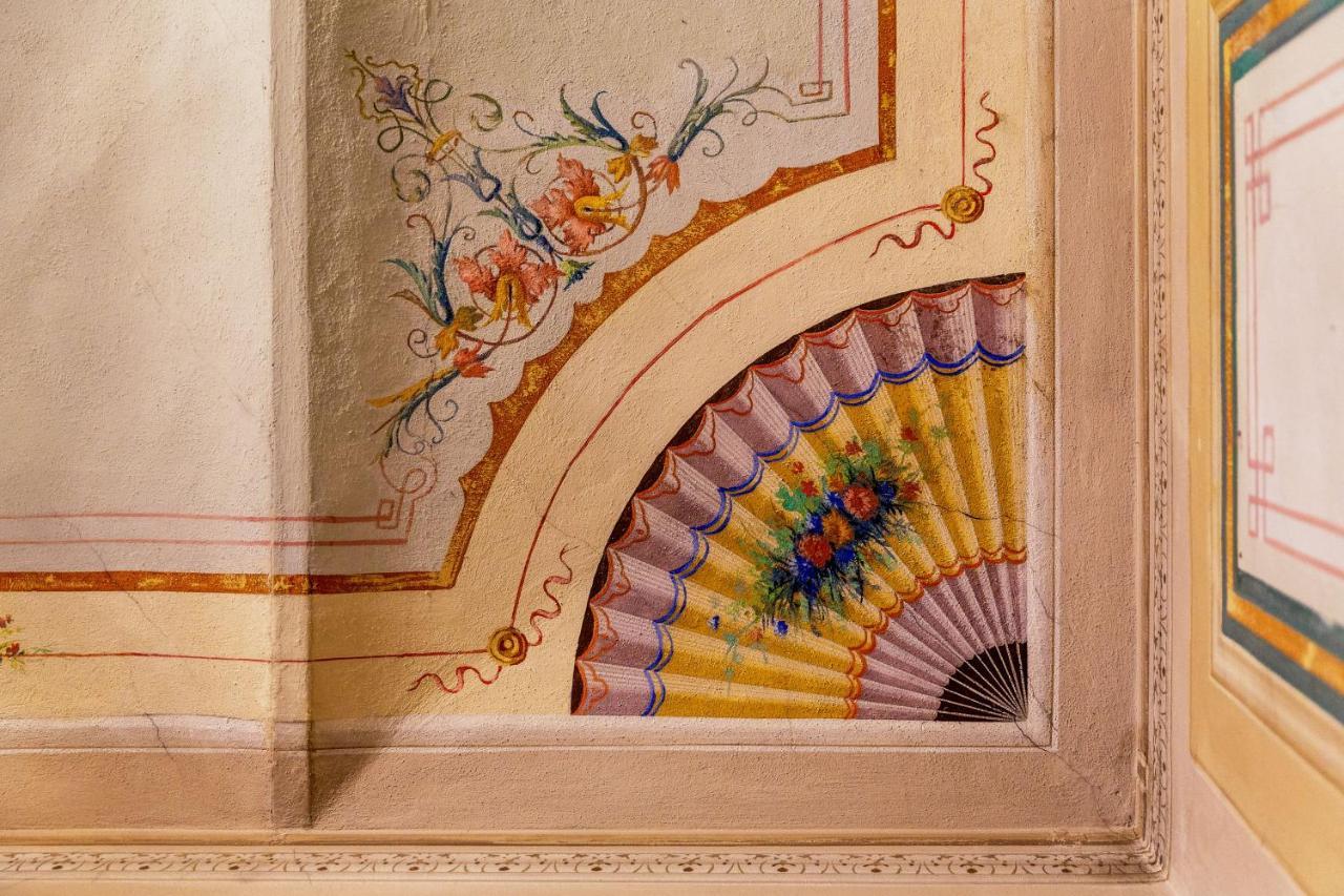 Ca De Guelfi Residenza D'Epoca Bed & Breakfast อาเรซโซ ภายนอก รูปภาพ
